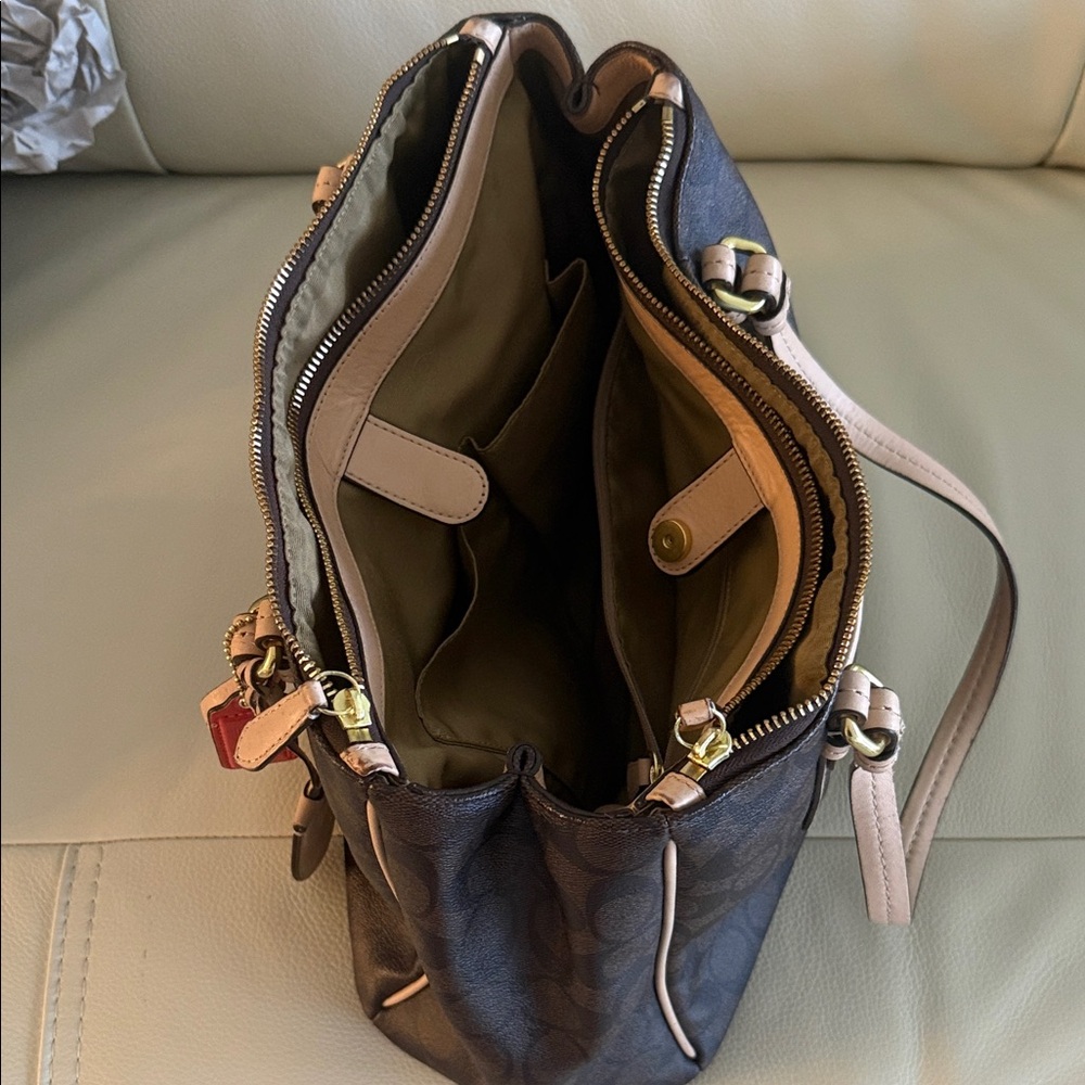 Coach Brown and Tan Shoulder Bag - Picture 6 of 9